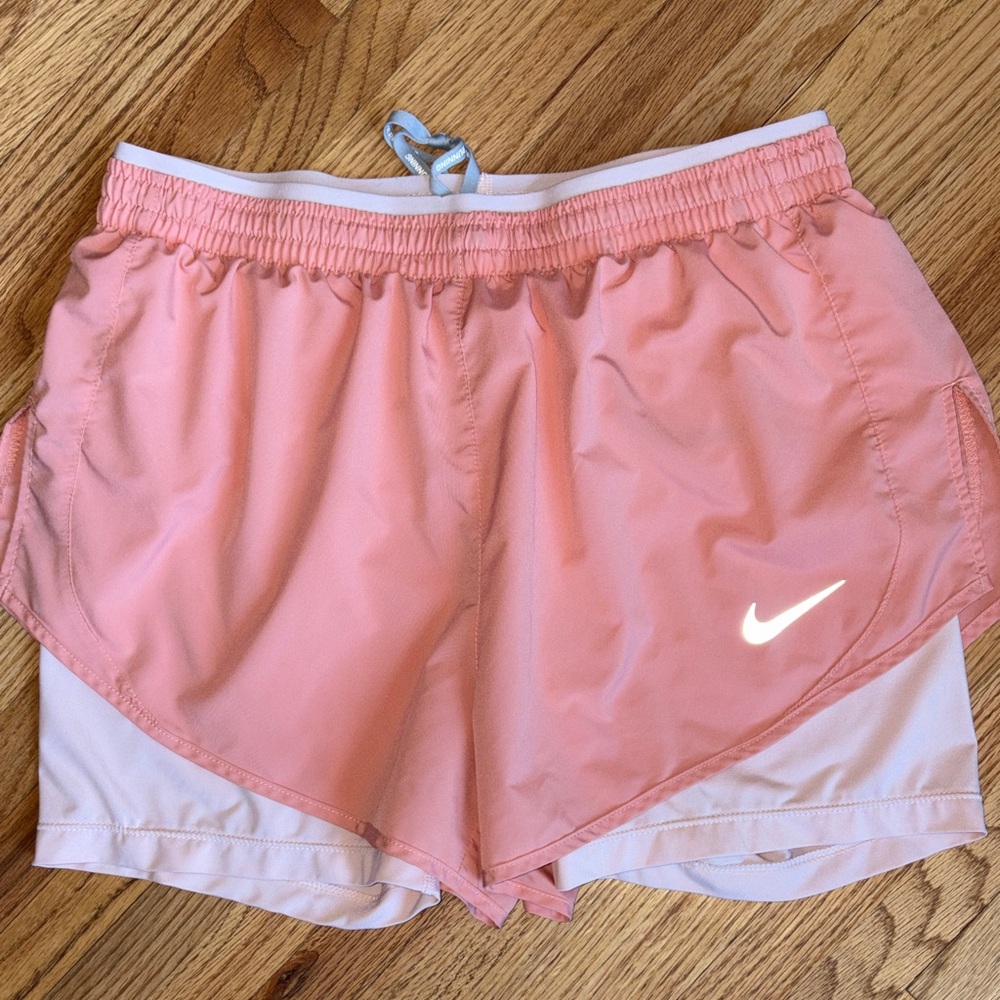 Nike medium dri-fit Women's peach/Light Pink Athletic Shorts
